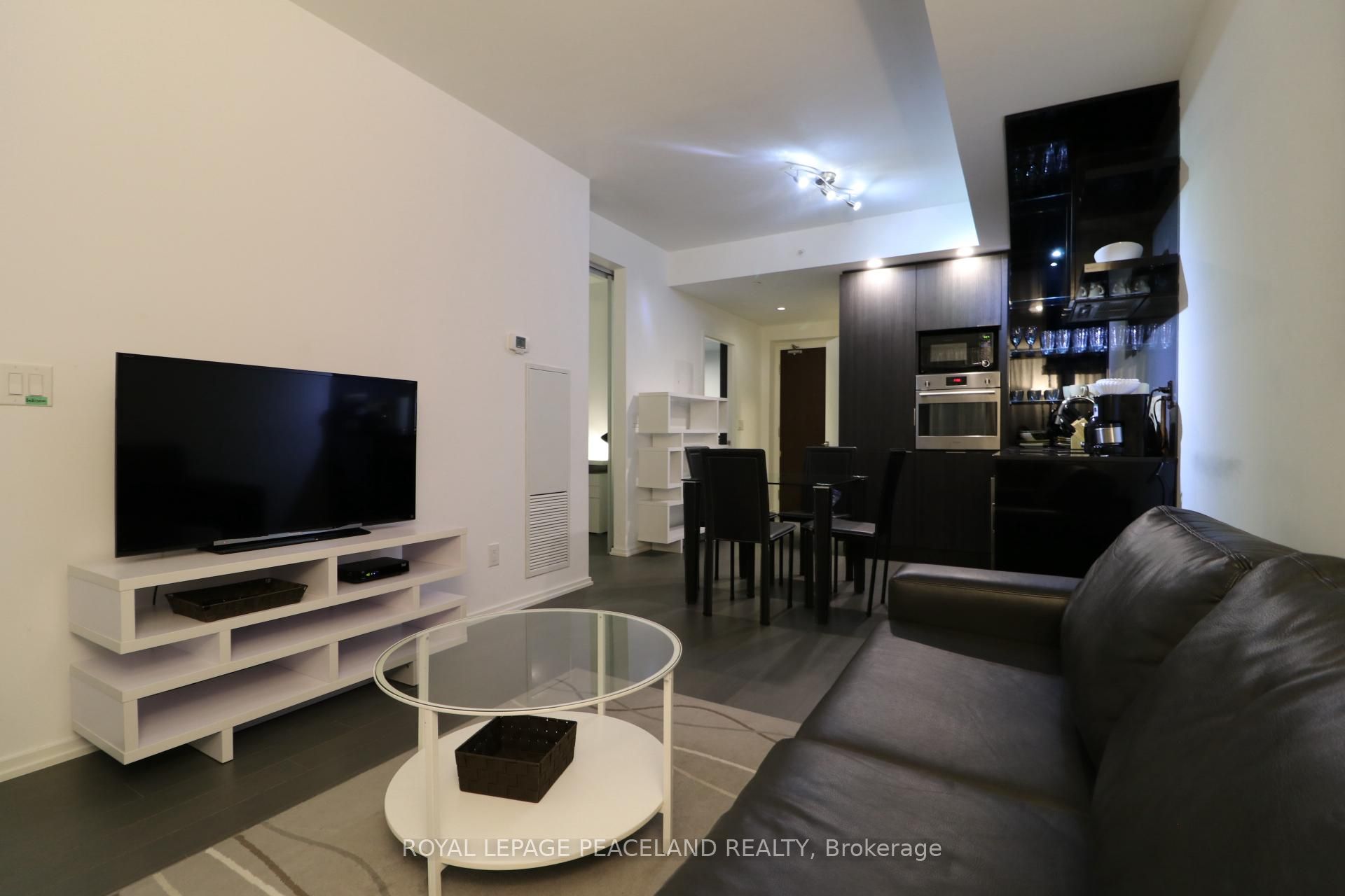 70 Temperance Street 809, Toronto, ON M5H 4E8 photo 2