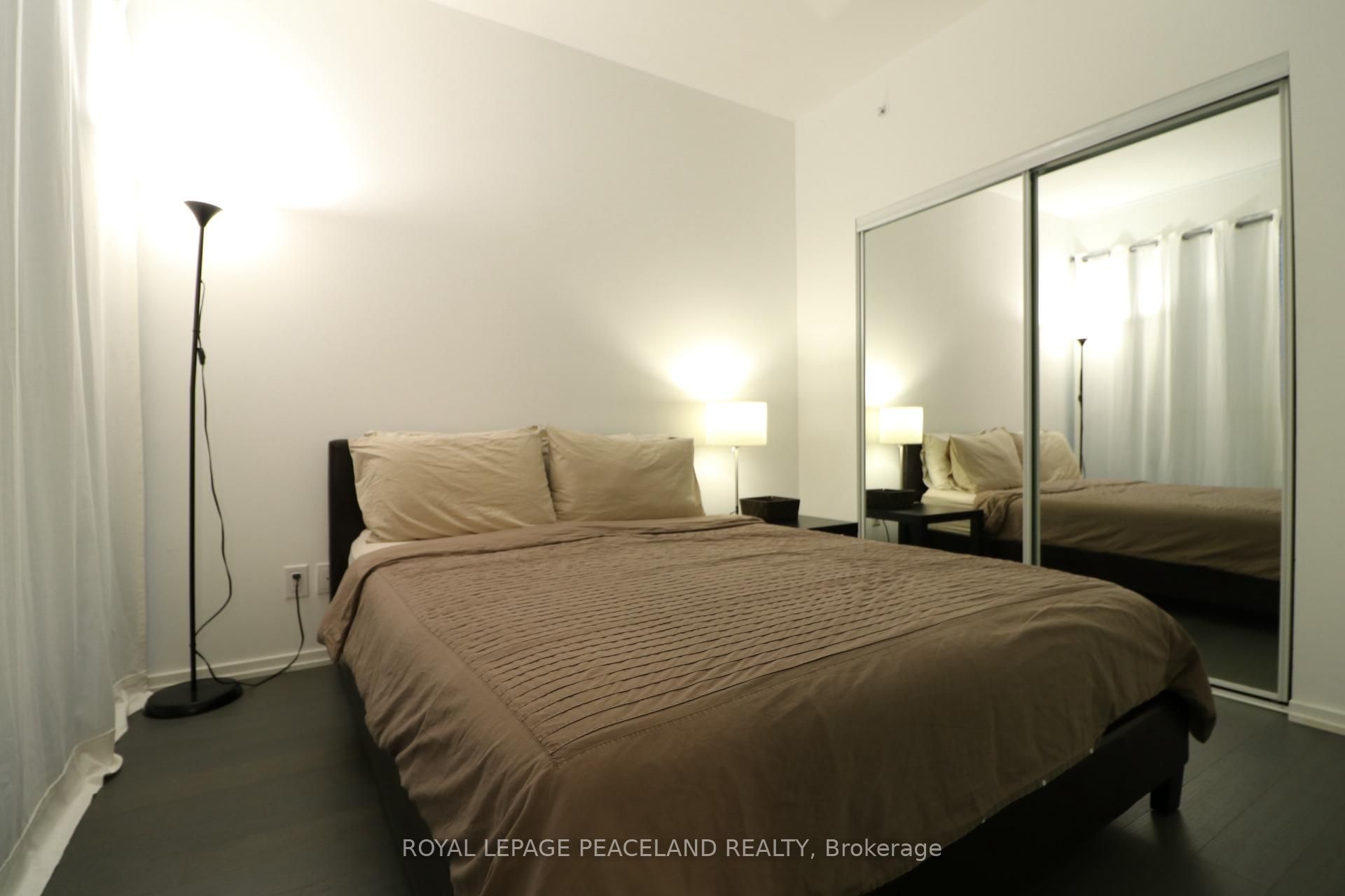 70 Temperance Street 809, Toronto, ON M5H 4E8 photo 5
