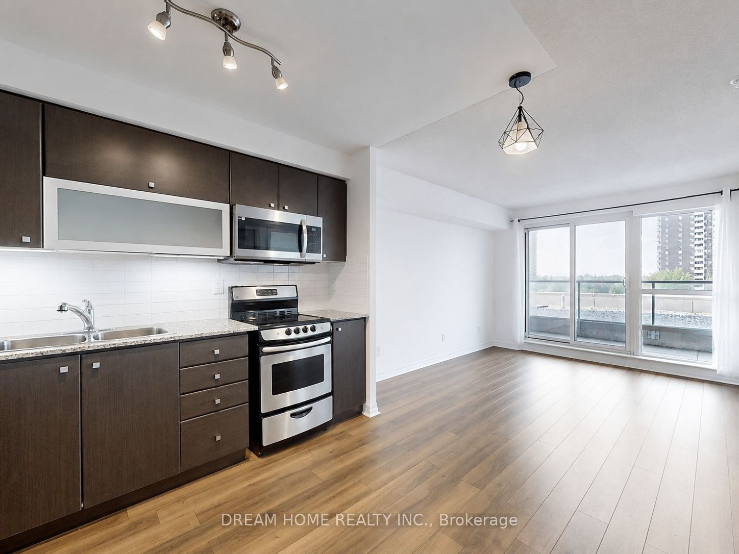 2015 Sheppard Avenue E 507, Toronto, ON M2J 0B3 photo 4