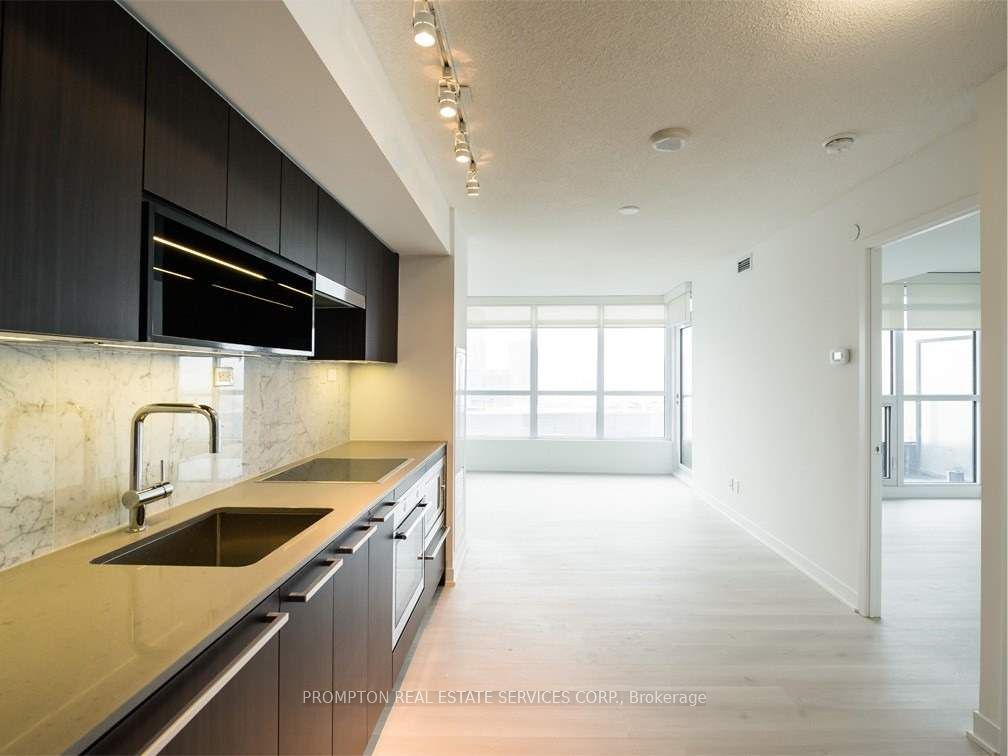 80 Queens Wharf Road 1115, Toronto, ON M5V 0J3