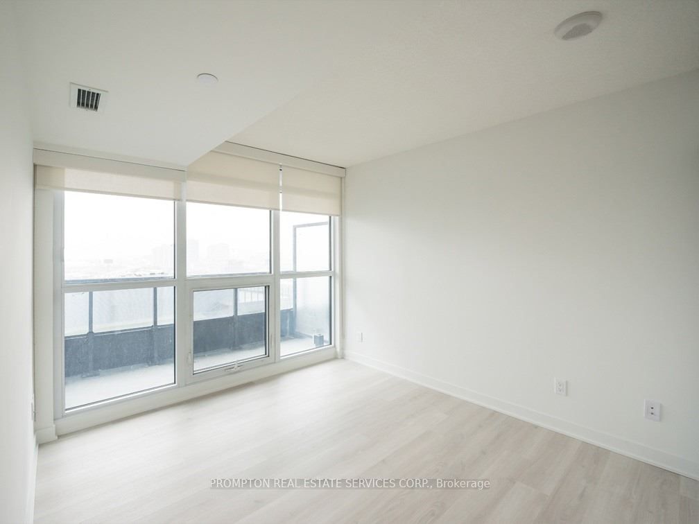80 Queens Wharf Road 1115, Toronto, ON M5V 0J3 photo 3