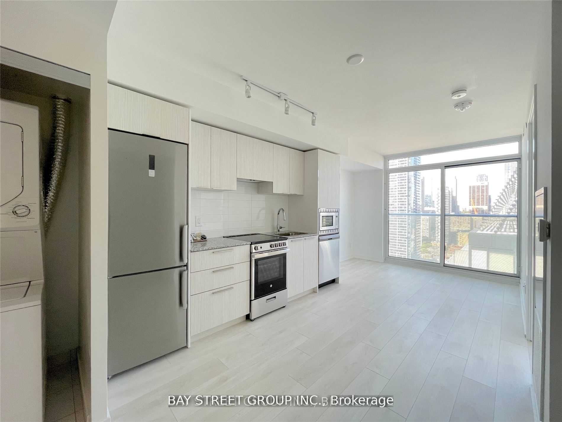 501 Yonge Street 2203, Toronto, ON M4Y 1Y4 photo 2