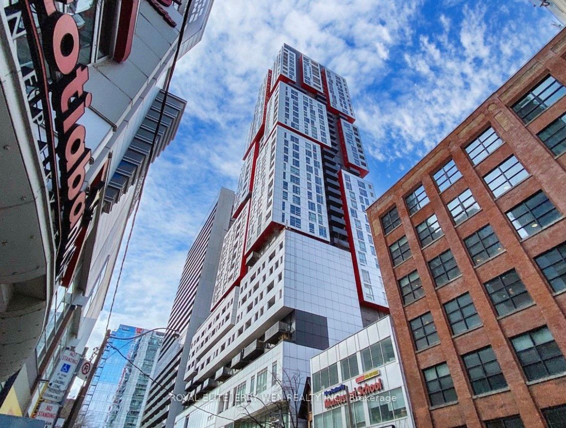 318 Richmond Street W 911, Toronto, ON M5V 0B4