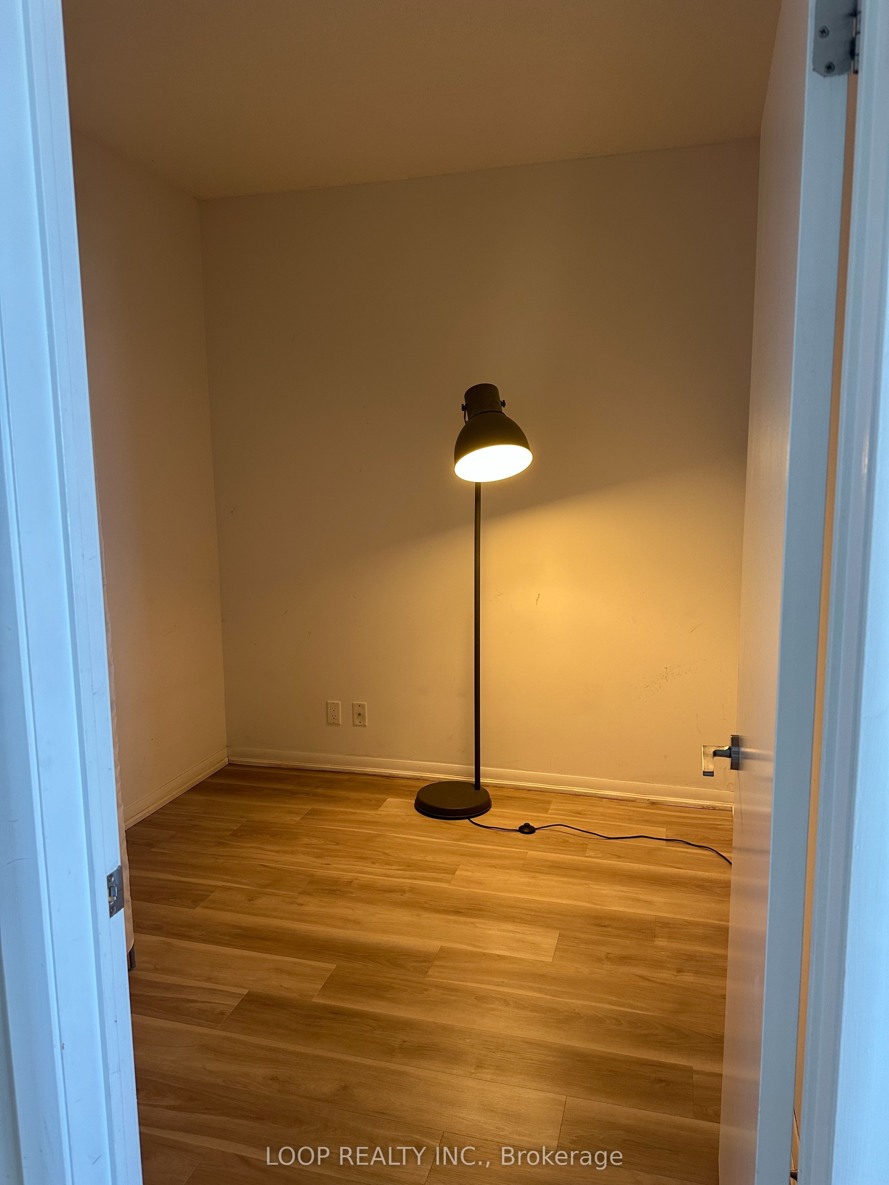 832 Bay Street 4603, Toronto, ON M5S 1Z6 photo 3