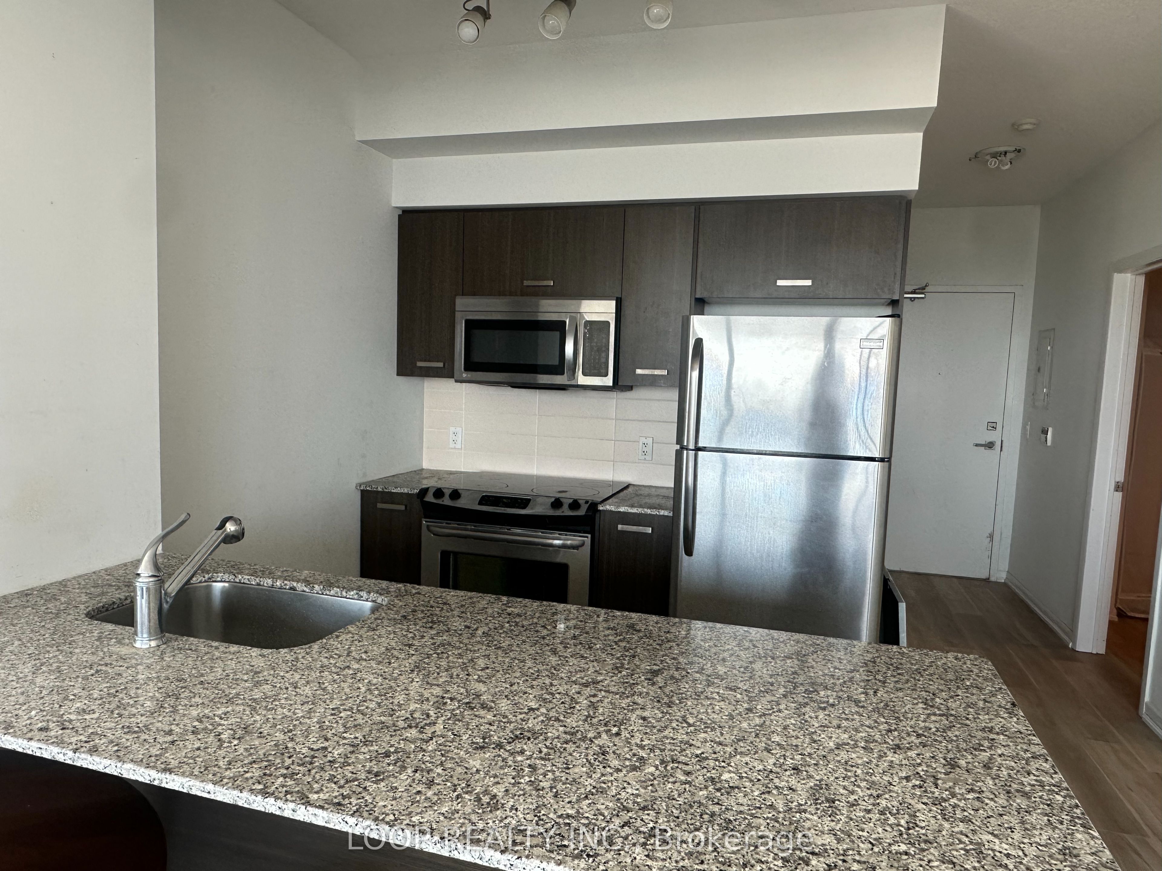 832 Bay Street 4603, Toronto, ON M5S 1Z6 photo 5