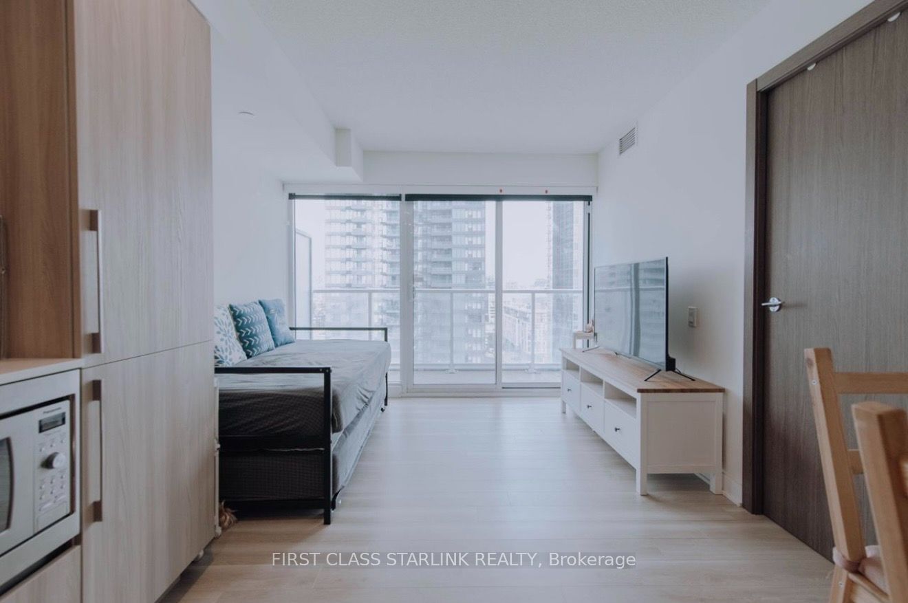 17 Bathurst Street 1609, Toronto, ON M5V 0N1 photo 3