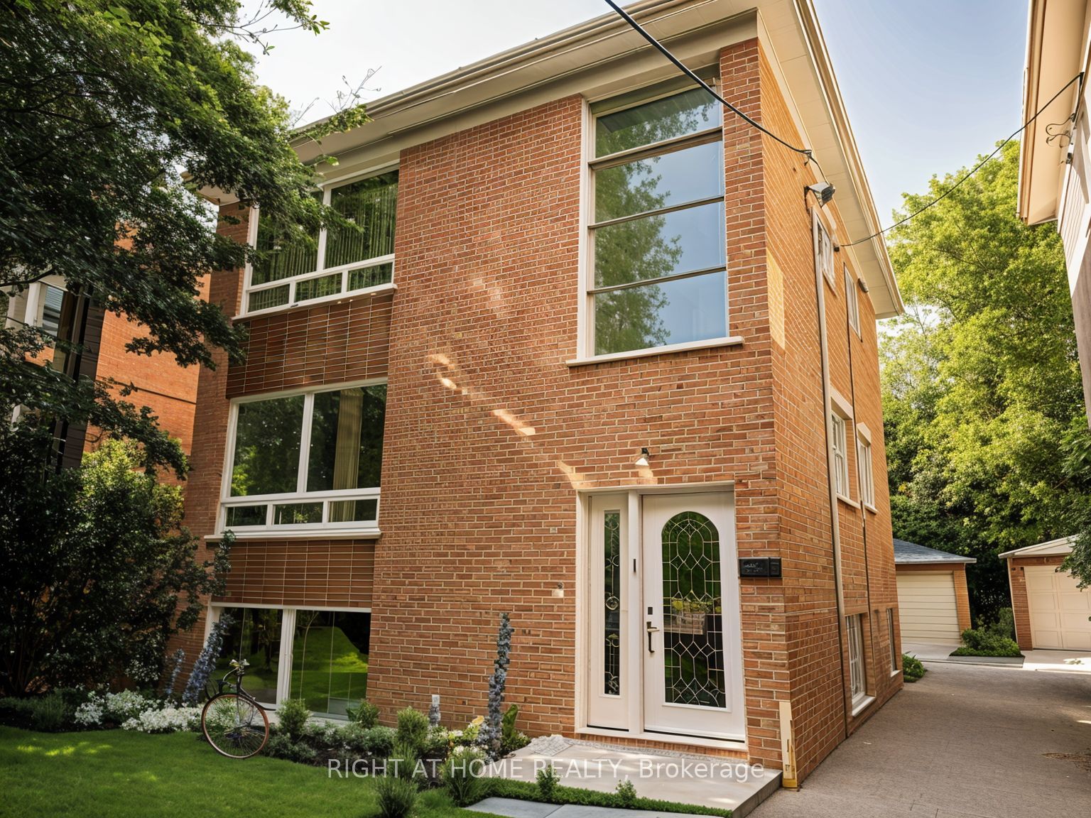 538 Merton Street 2, Toronto, ON M4S 1B3