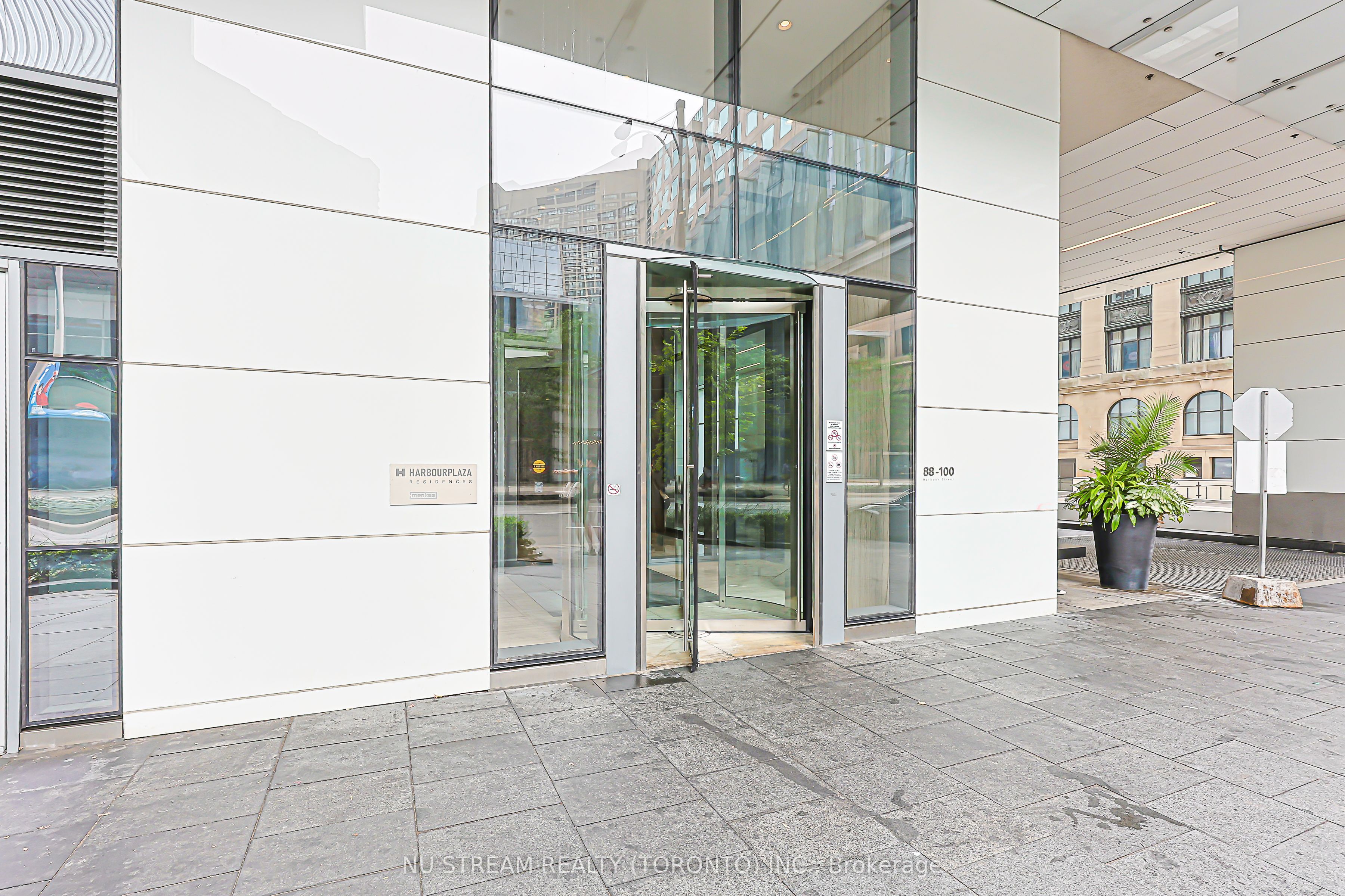 88 Harbour Street 4109, Toronto, ON M5J 1B7 photo 2