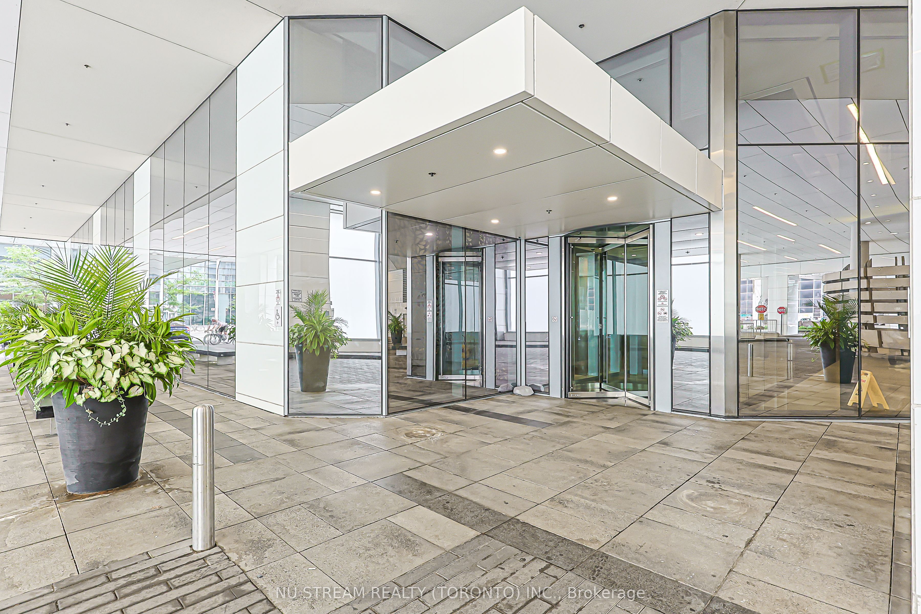 88 Harbour Street 4109, Toronto, ON M5J 1B7 photo 3