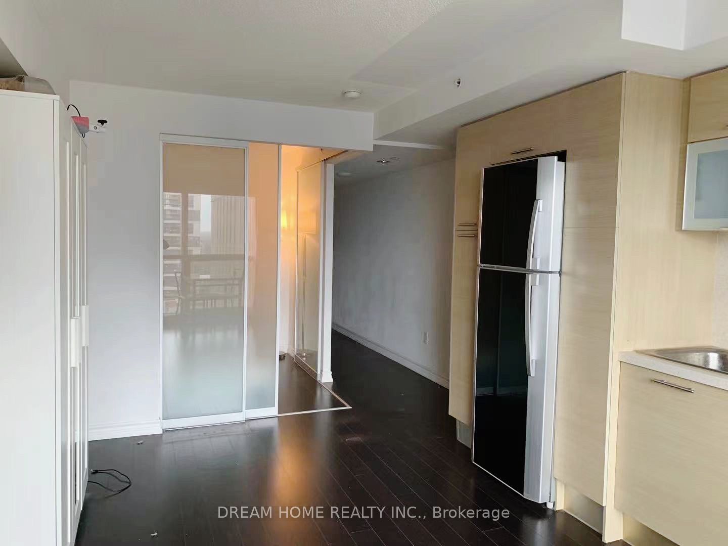 386 Yonge Street 1806, Toronto, ON M5B 0A5 photo 5