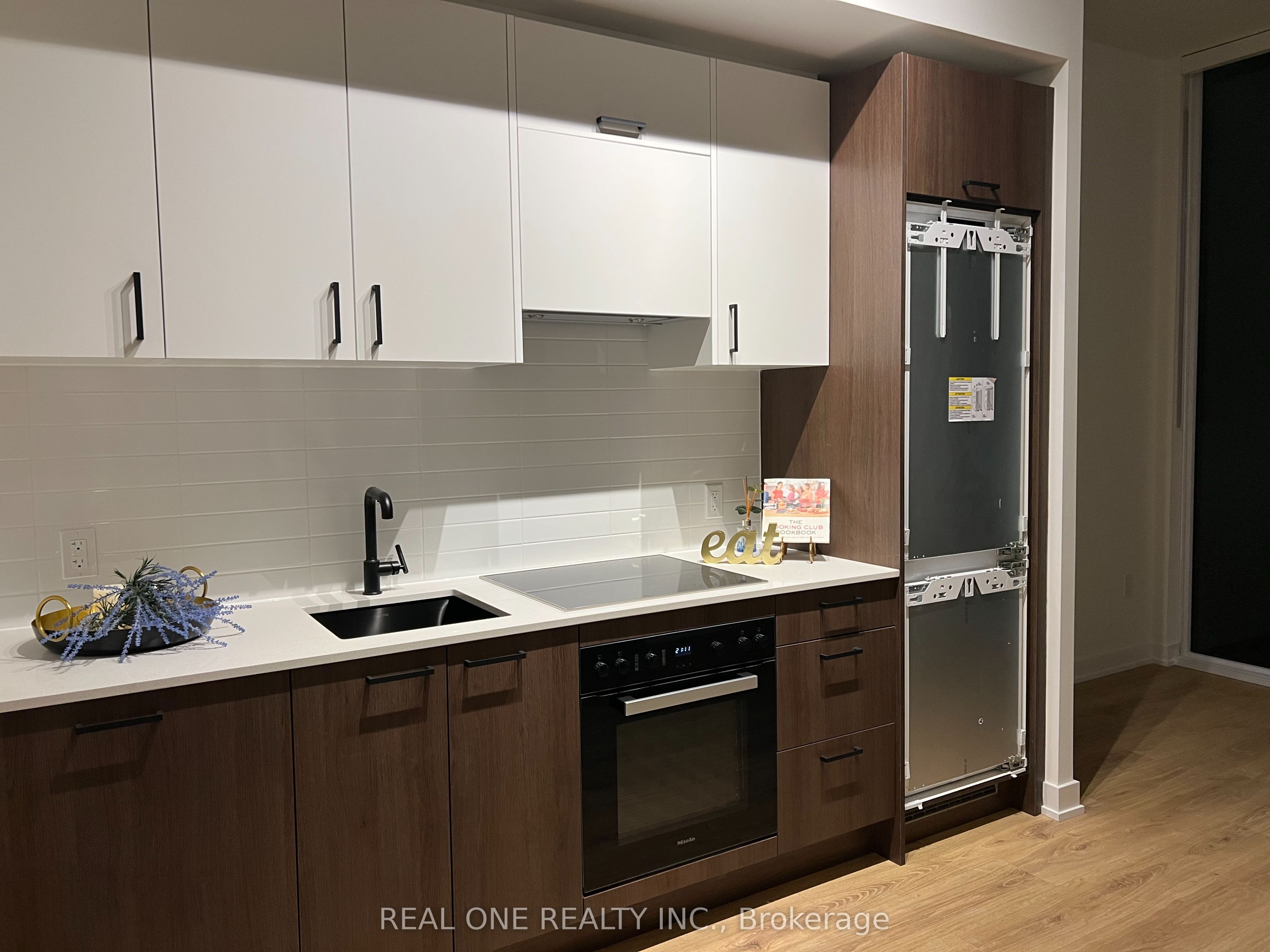 5 quarrington Lane 2310, Toronto, ON M3C 0S5