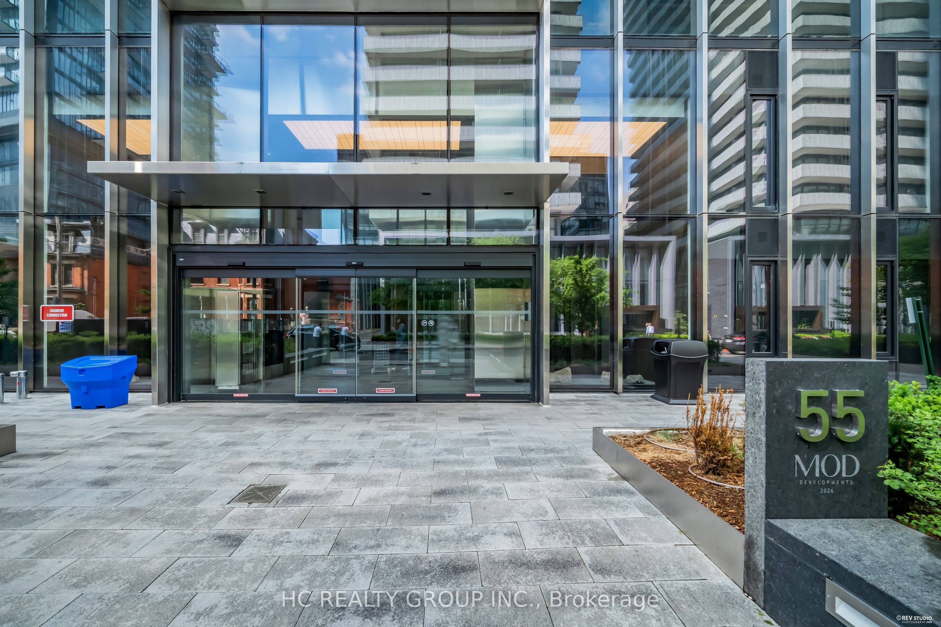 55 Charles Street E 1805, Toronto, ON M4Y 0J1 photo 2