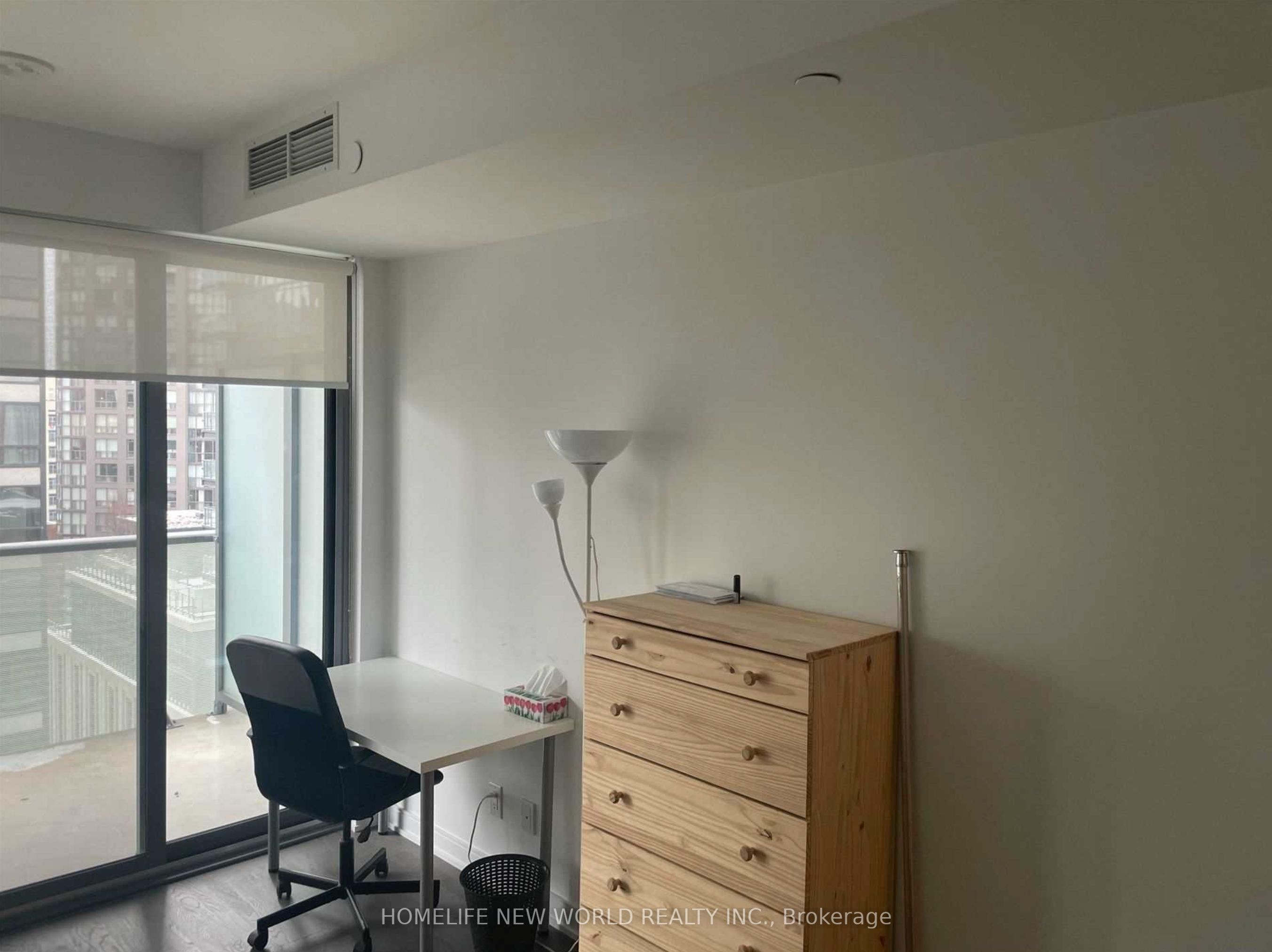 57 St Joseph Street 1207, Toronto, ON M5S 0C5 photo 3