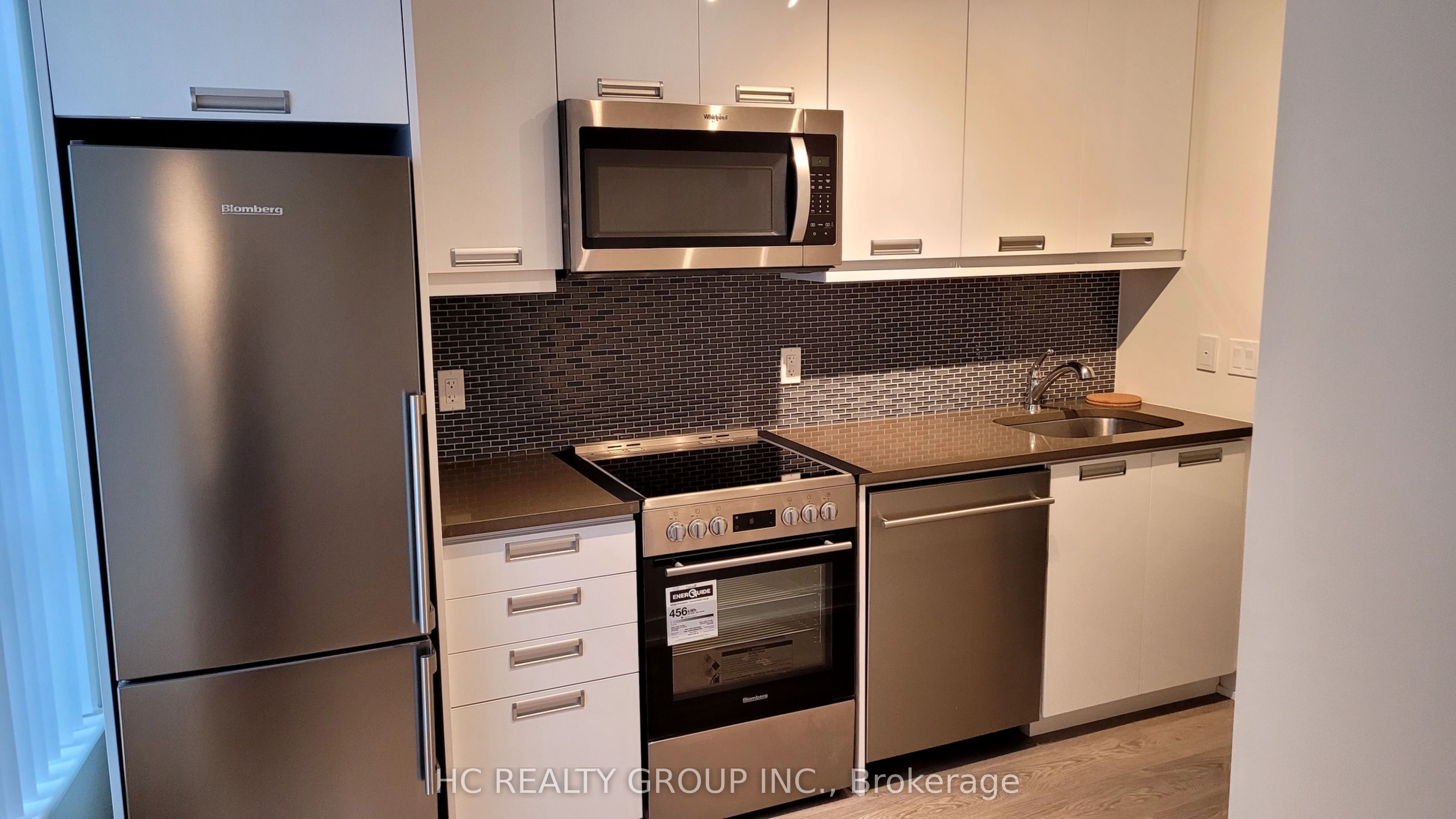 99 John Street 205, Toronto, ON M5V 0S6 photo 5