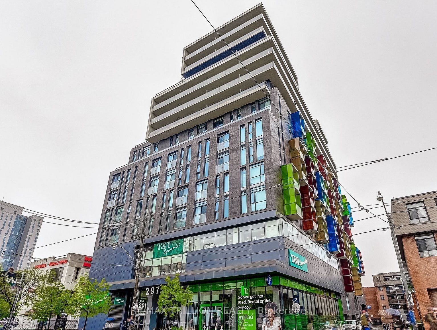297 College Street 1002, Toronto, ON M5T 0C2