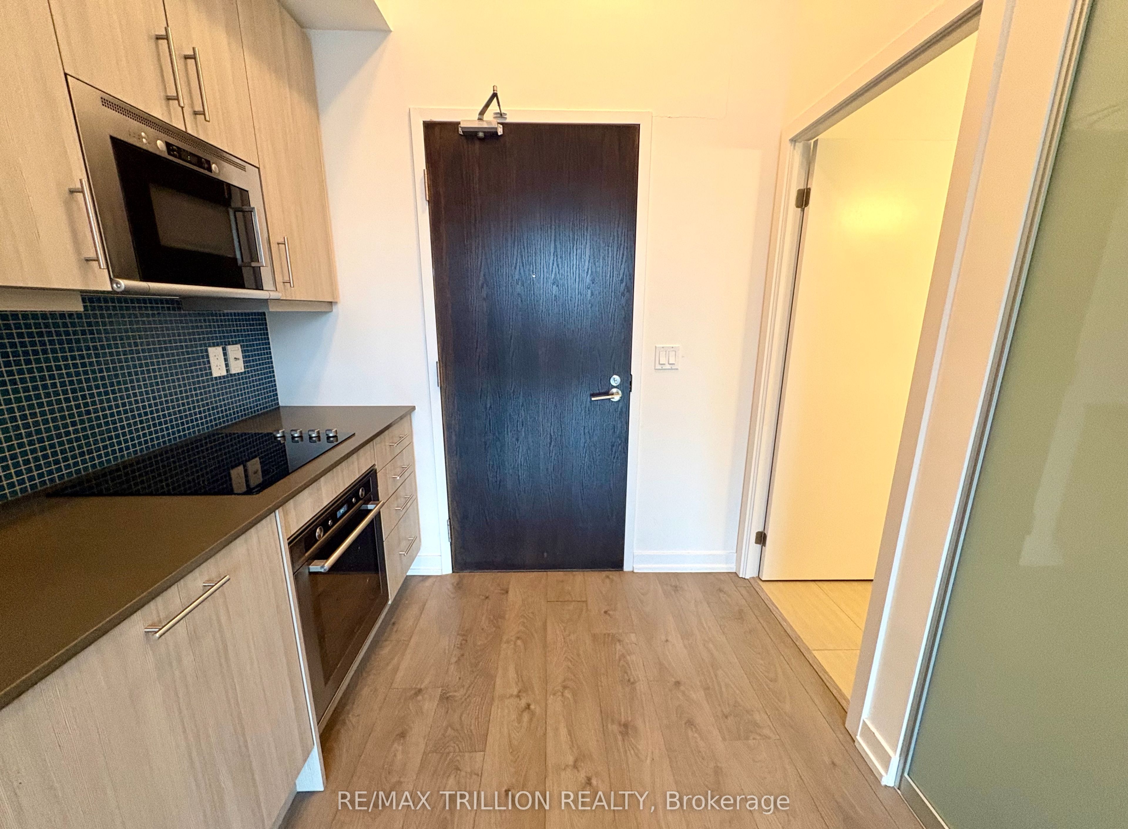 297 College Street 1002, Toronto, ON M5T 0C2 photo 5
