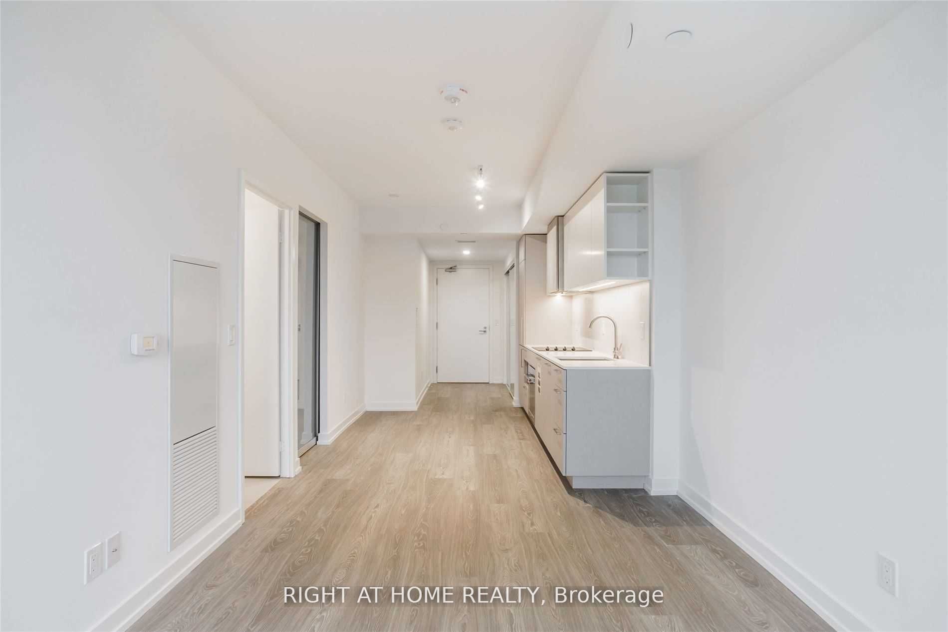 19 Western Battery Road 2616, Toronto, ON M6K 0E3 photo 3