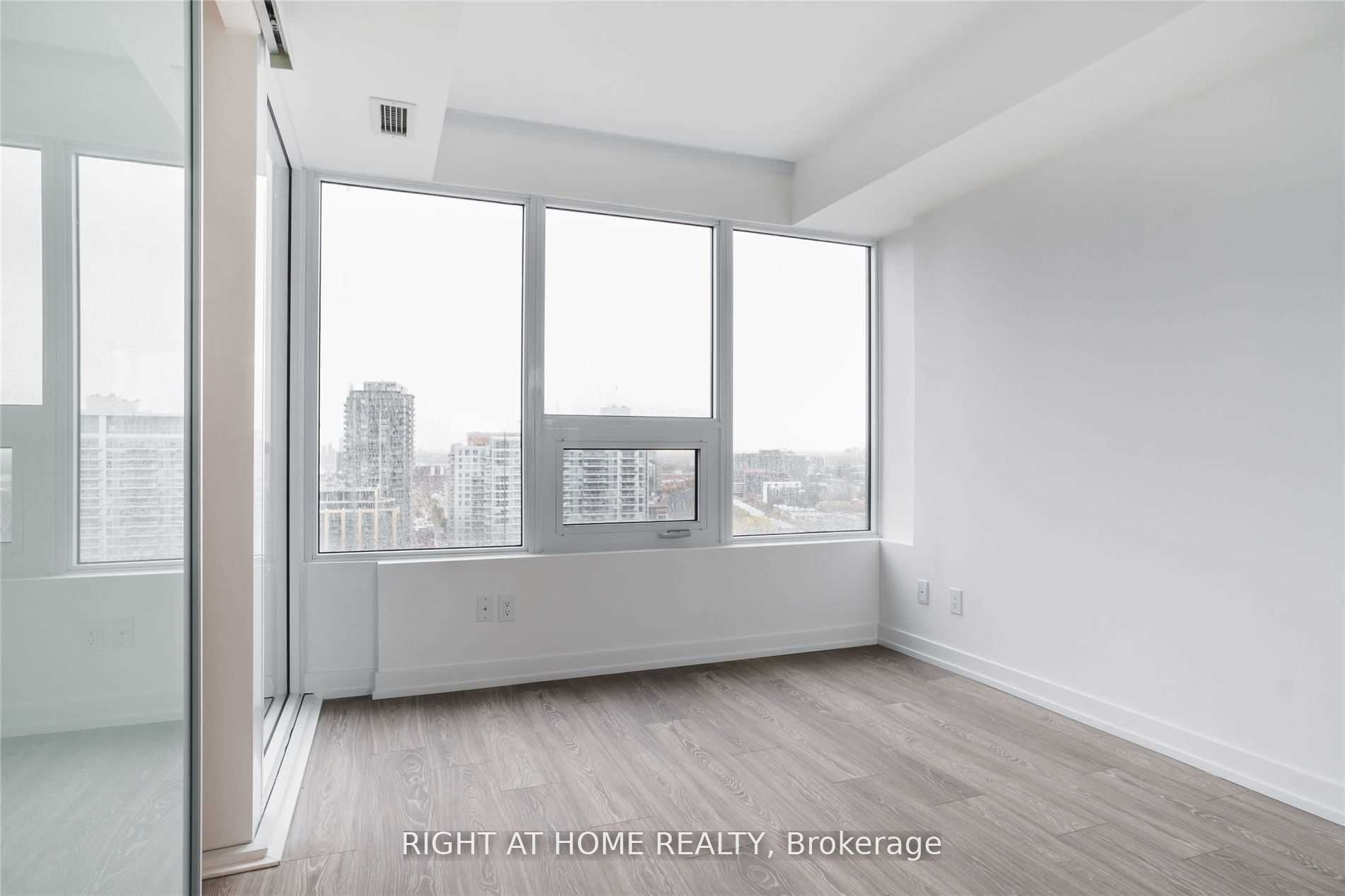 19 Western Battery Road 2616, Toronto, ON M6K 0E3 photo 5