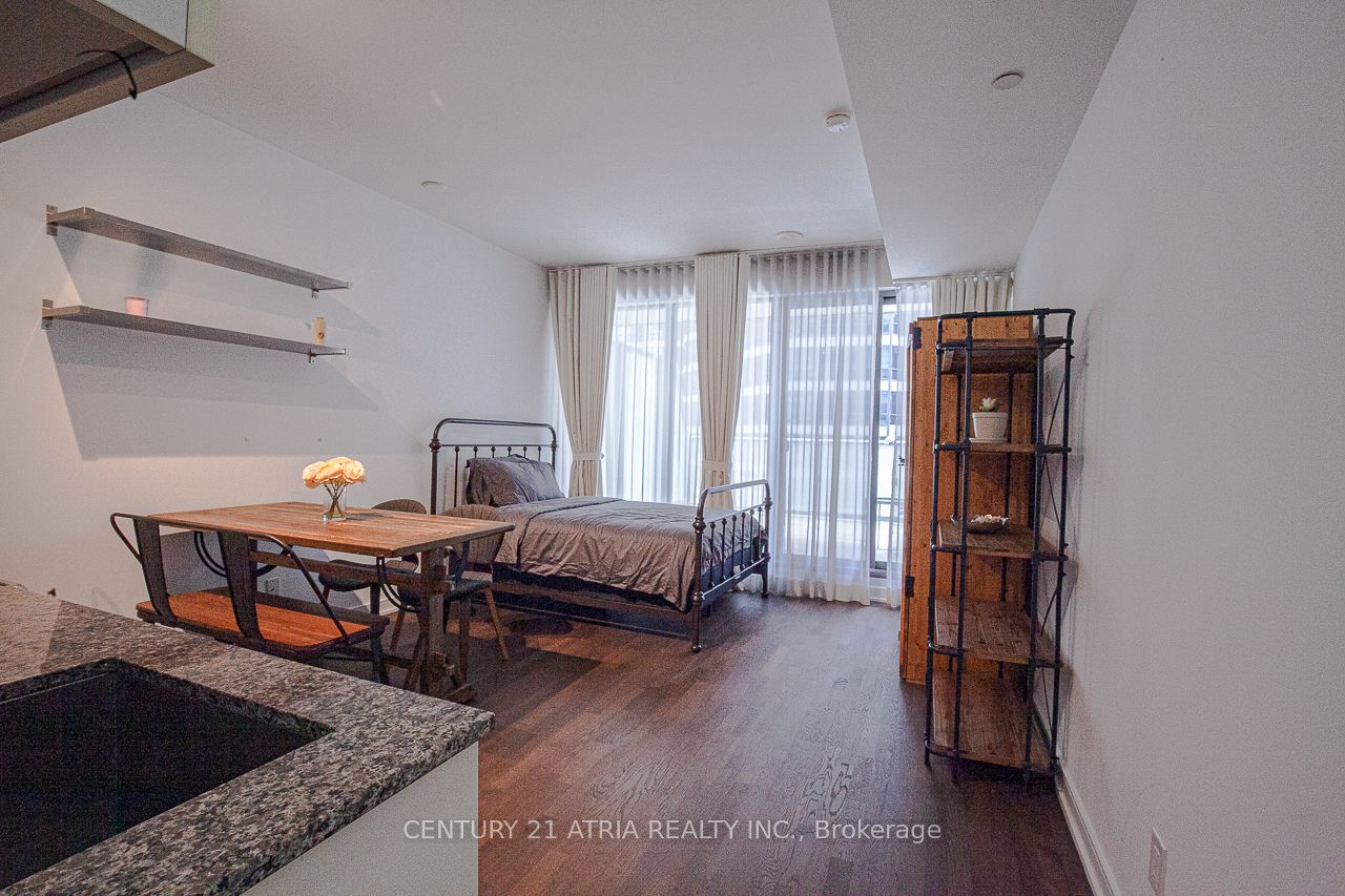 57 St Joseph Street 407, Toronto, ON M5S 0C5 photo 4