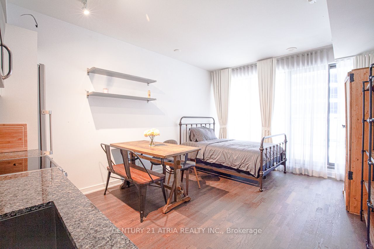 57 St Joseph Street 407, Toronto, ON M5S 0C5 photo 5