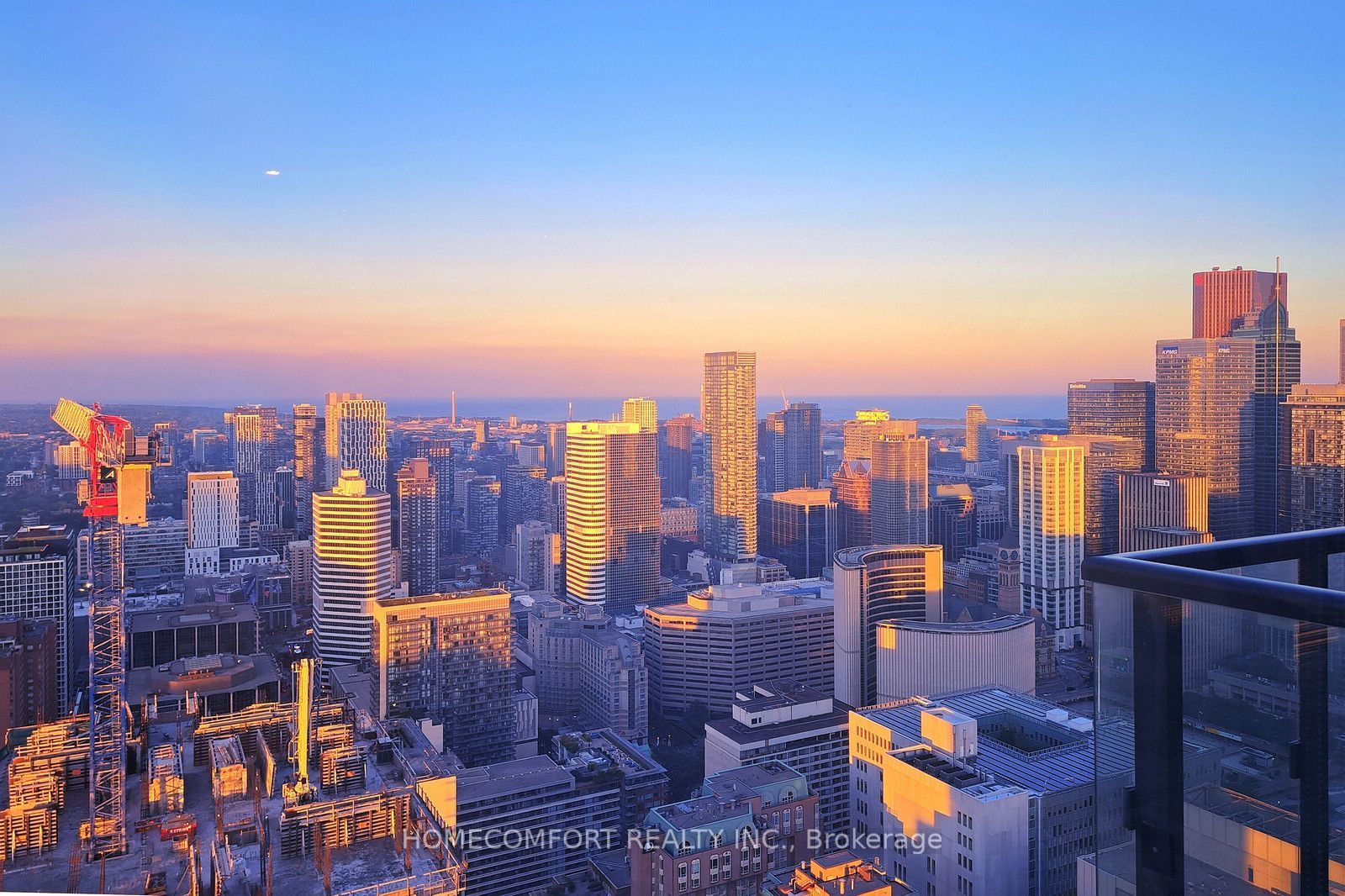 488 University Avenue 4703, Toronto, ON M5G 0C1
