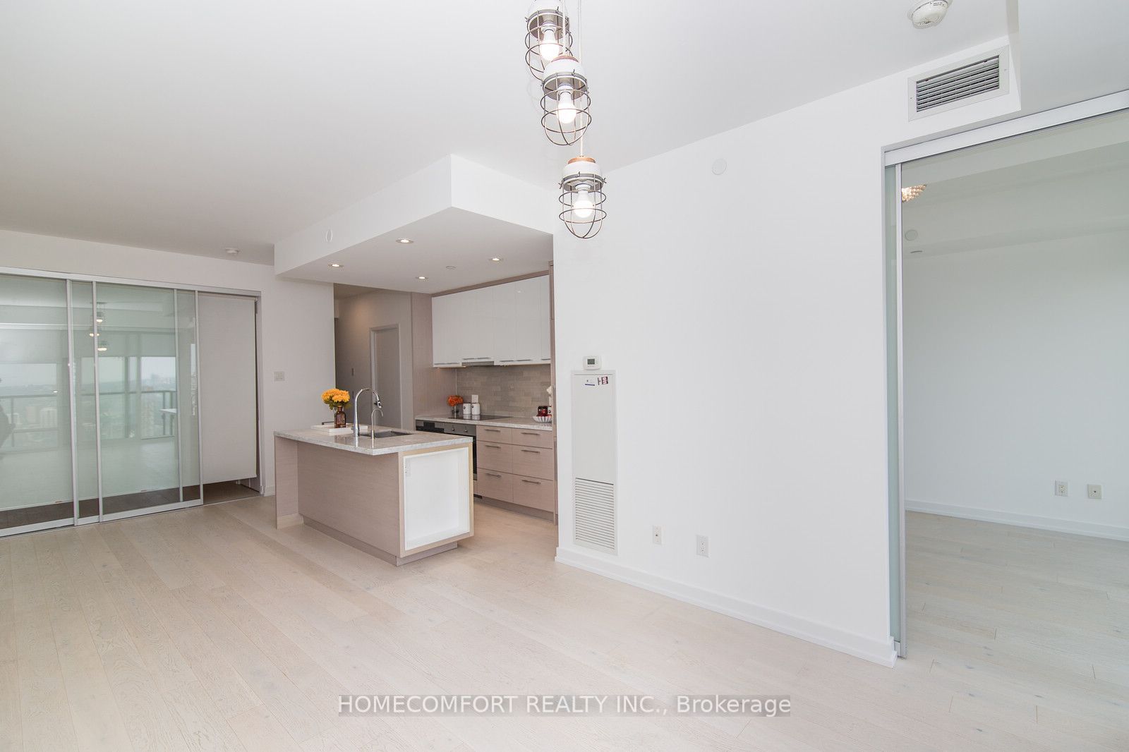 488 University Avenue 4703, Toronto, ON M5G 0C1 photo 5