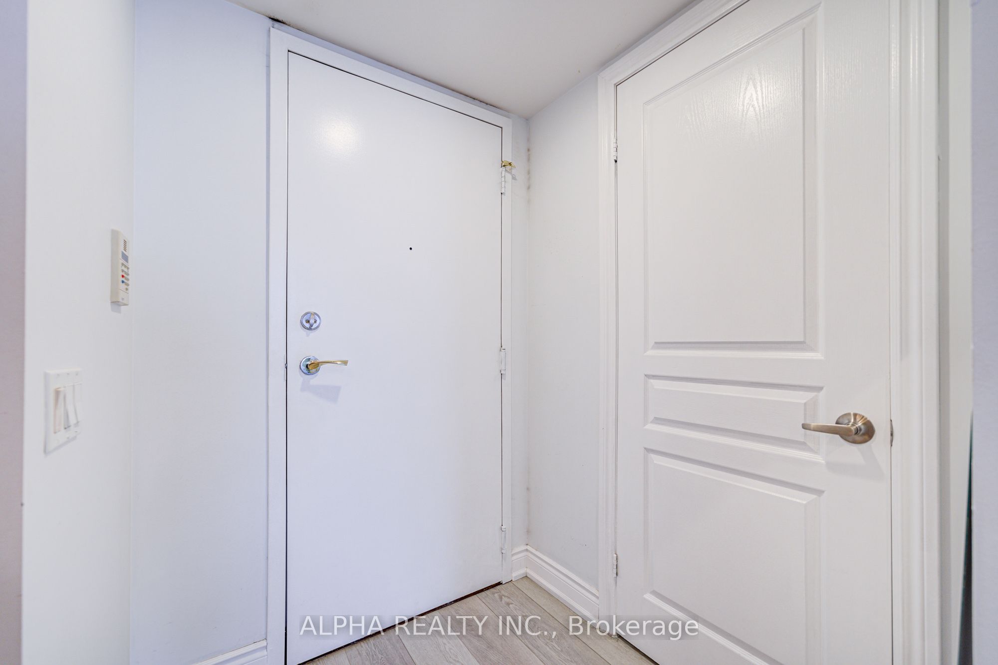 15 Northtown Way 2228, Toronto, ON M2N 7A2 photo 3