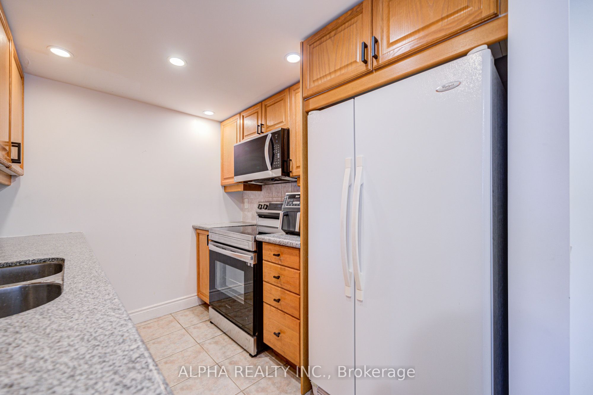 15 Northtown Way 2228, Toronto, ON M2N 7A2 photo 4
