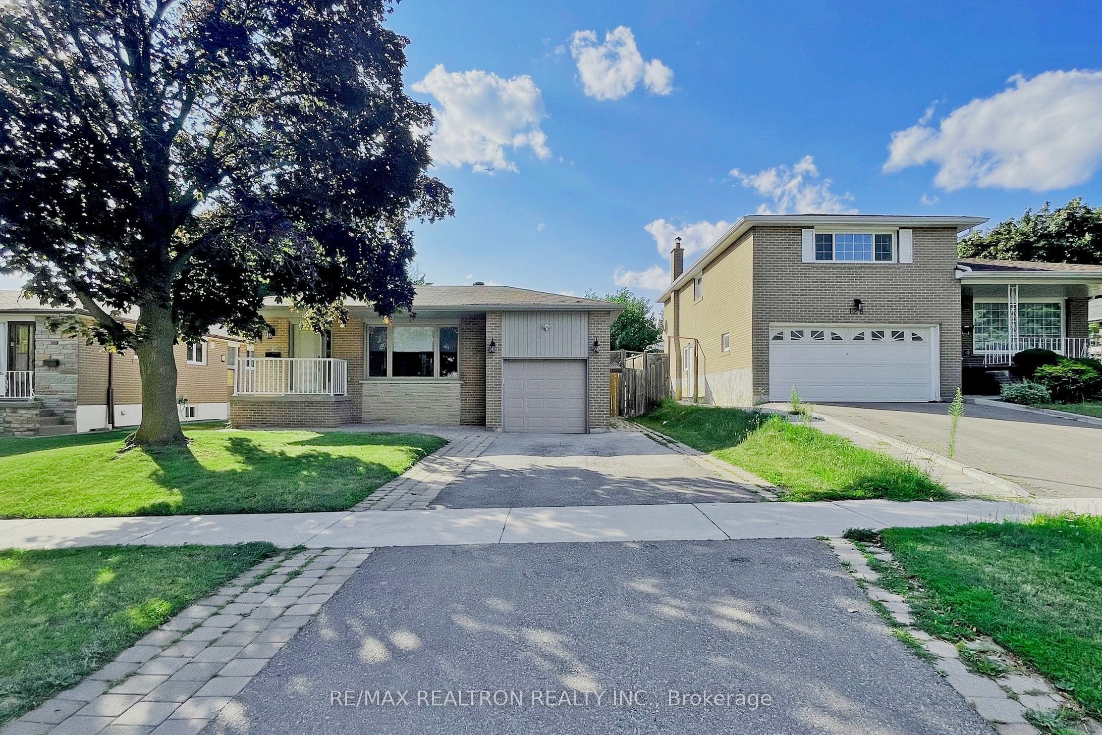 126 Brahms Avenue Basem, Toronto, ON M2H 1H8 photo 2