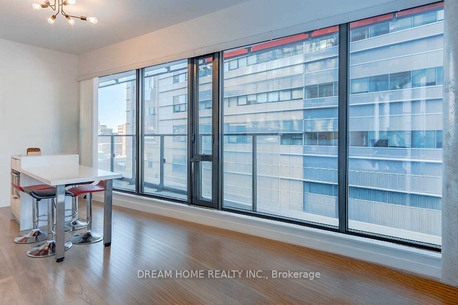 215 Queen Street W 505, Toronto, ON M5V 0P5 photo 3