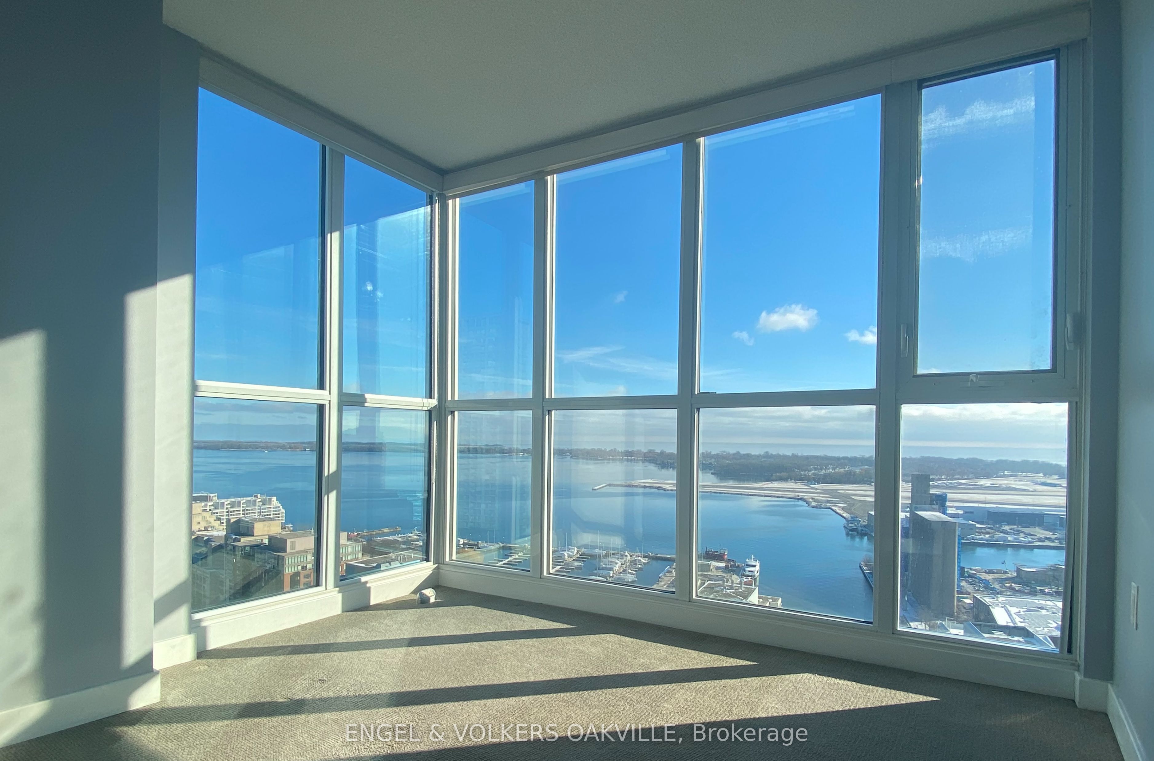 75 Queens Wharf Road 3106, Toronto, ON M5V 0J8 photo 2