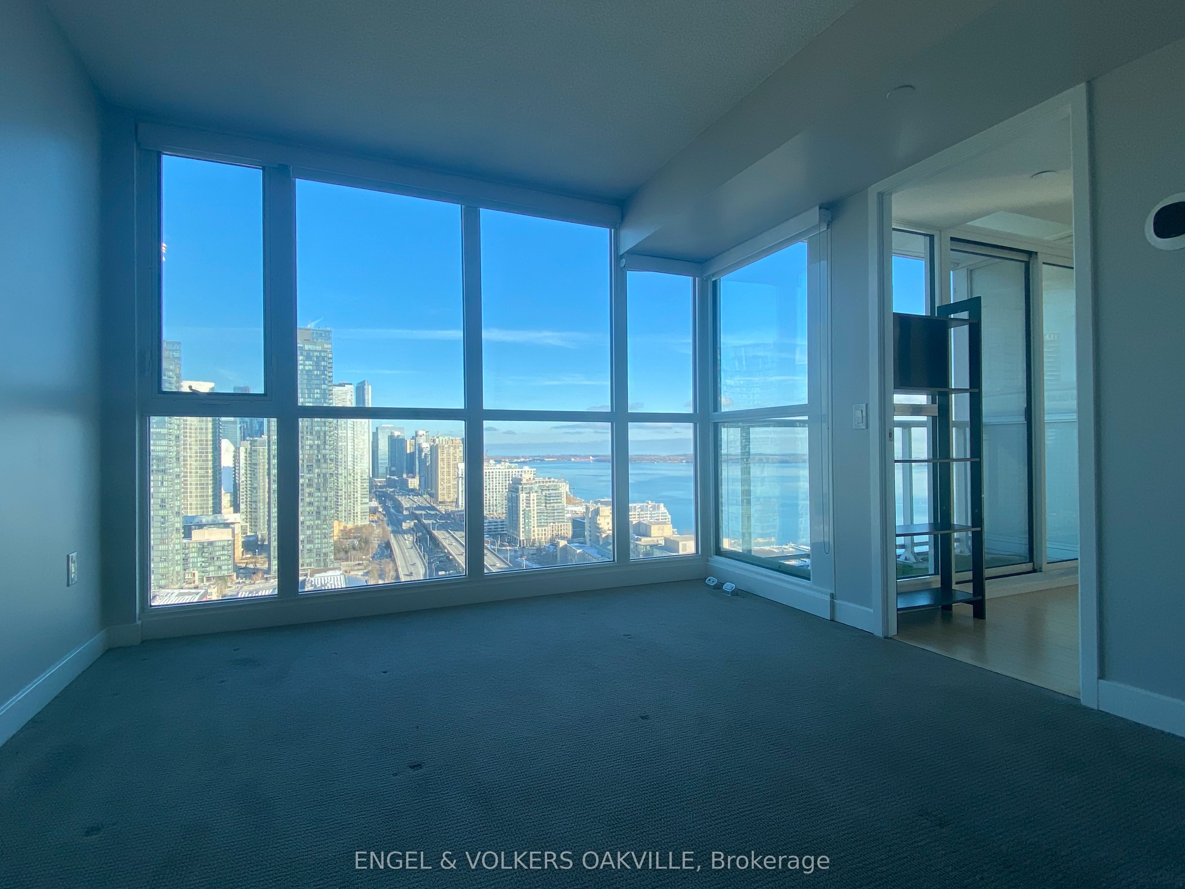 75 Queens Wharf Road 3106, Toronto, ON M5V 0J8 photo 4