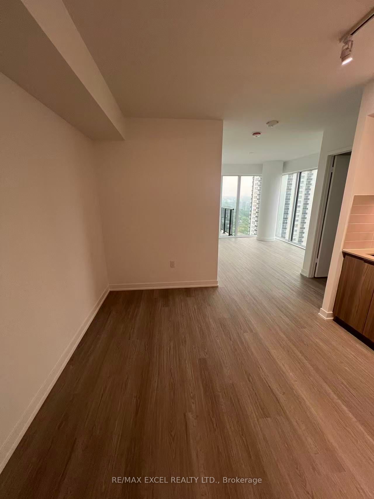 15 David Salomon Drive 1908, Toronto, ON M3C 1E7 photo 3