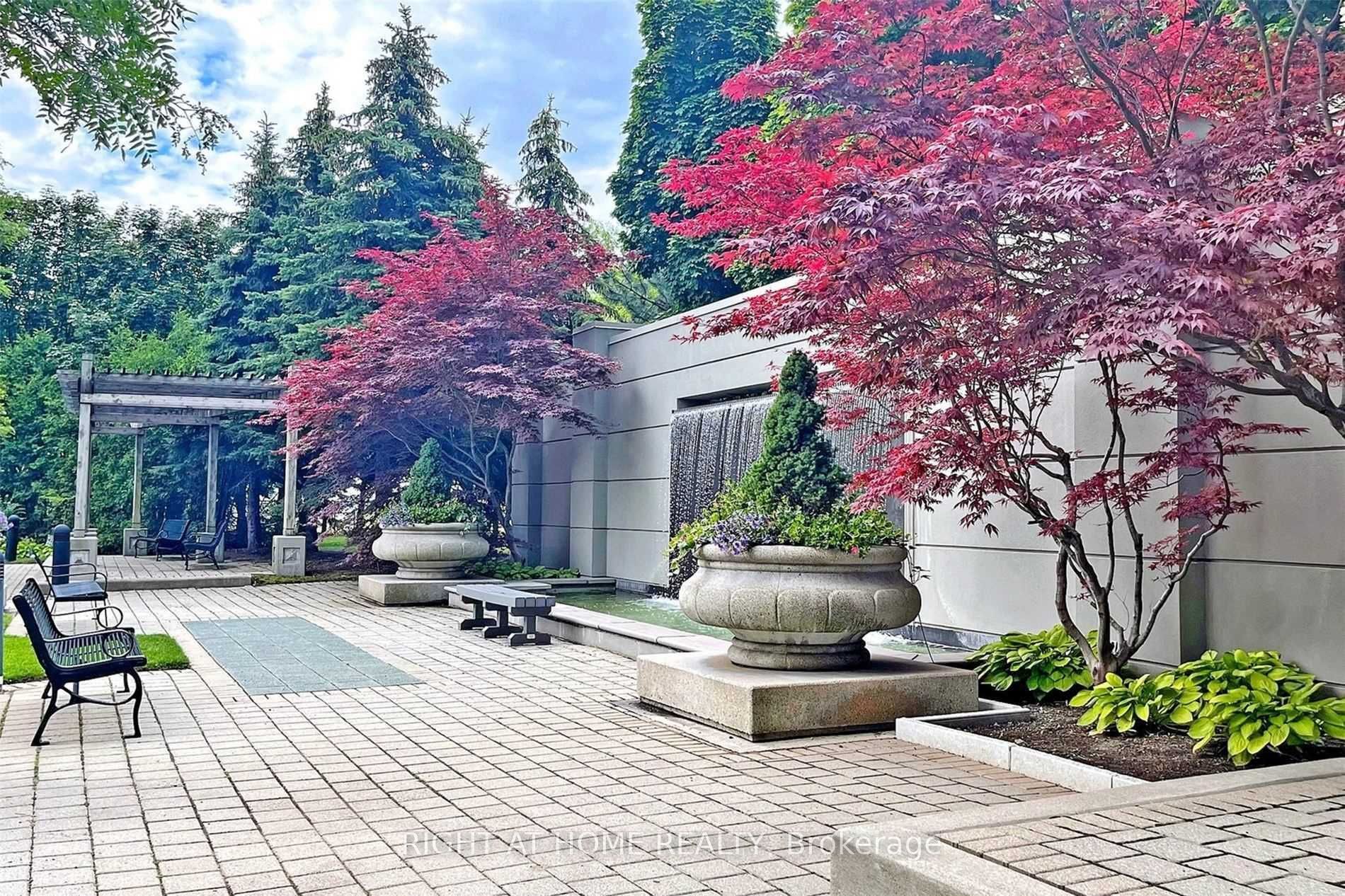 28 Harrison Garden Boulevard 702, Toronto, ON M2N 7B5 photo 3