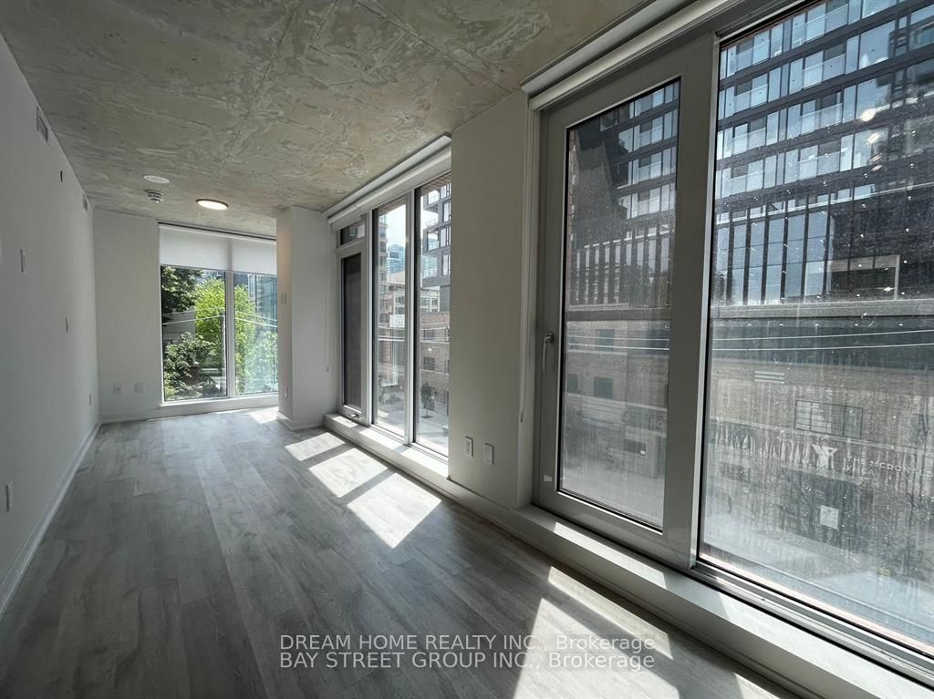 2 Augusta Avenue 305, Toronto, ON M5V 0T3 photo 5