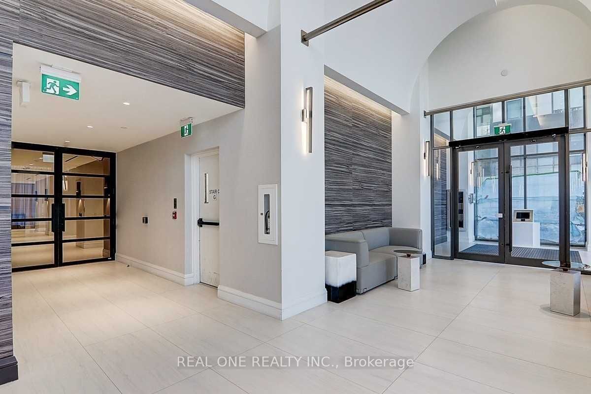 39 Roehampton Avenue 1709, Toronto, ON M4P 0G1 photo 2