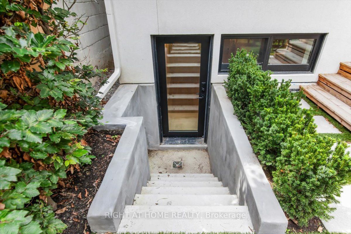 431 Arlington Avenue LOWER, Toronto, ON M6C 3A4 photo 3