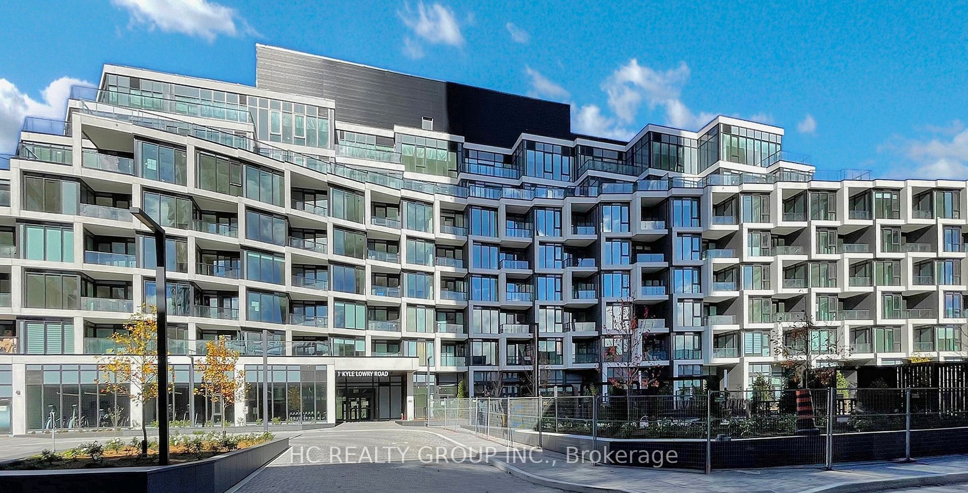 1 Kyle Lowry Road 623, Toronto, ON M3C 0S6 photo 4