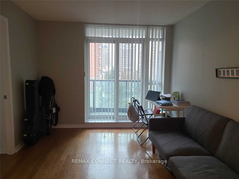 30 Harrison Garden Boulevard 511, Toronto, ON M2N 7A9 photo 4