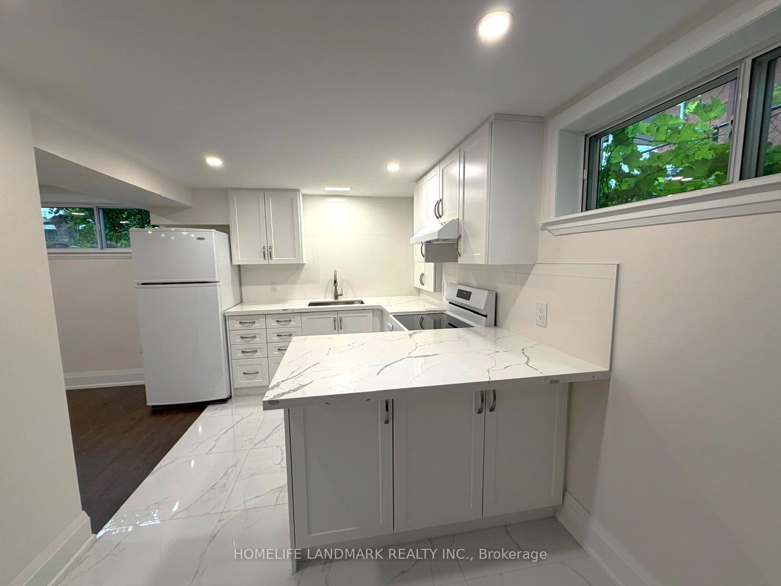 126 Fenside Drive Basement, Toronto, ON M3A 2V8 photo 3
