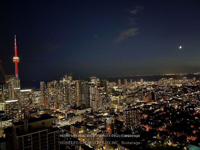 488 University Avenue 4312, Toronto, ON M5G 0C1