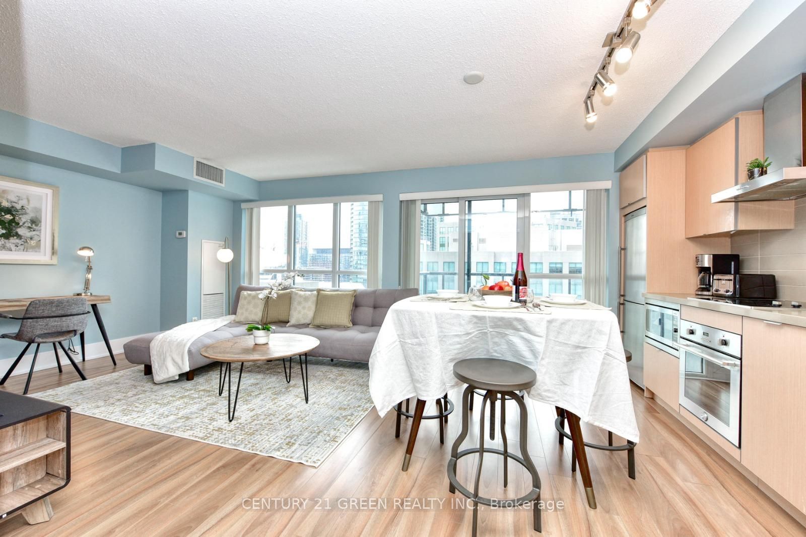 300 Front Street W 1014, Toronto, ON M5V 0E9 photo 5