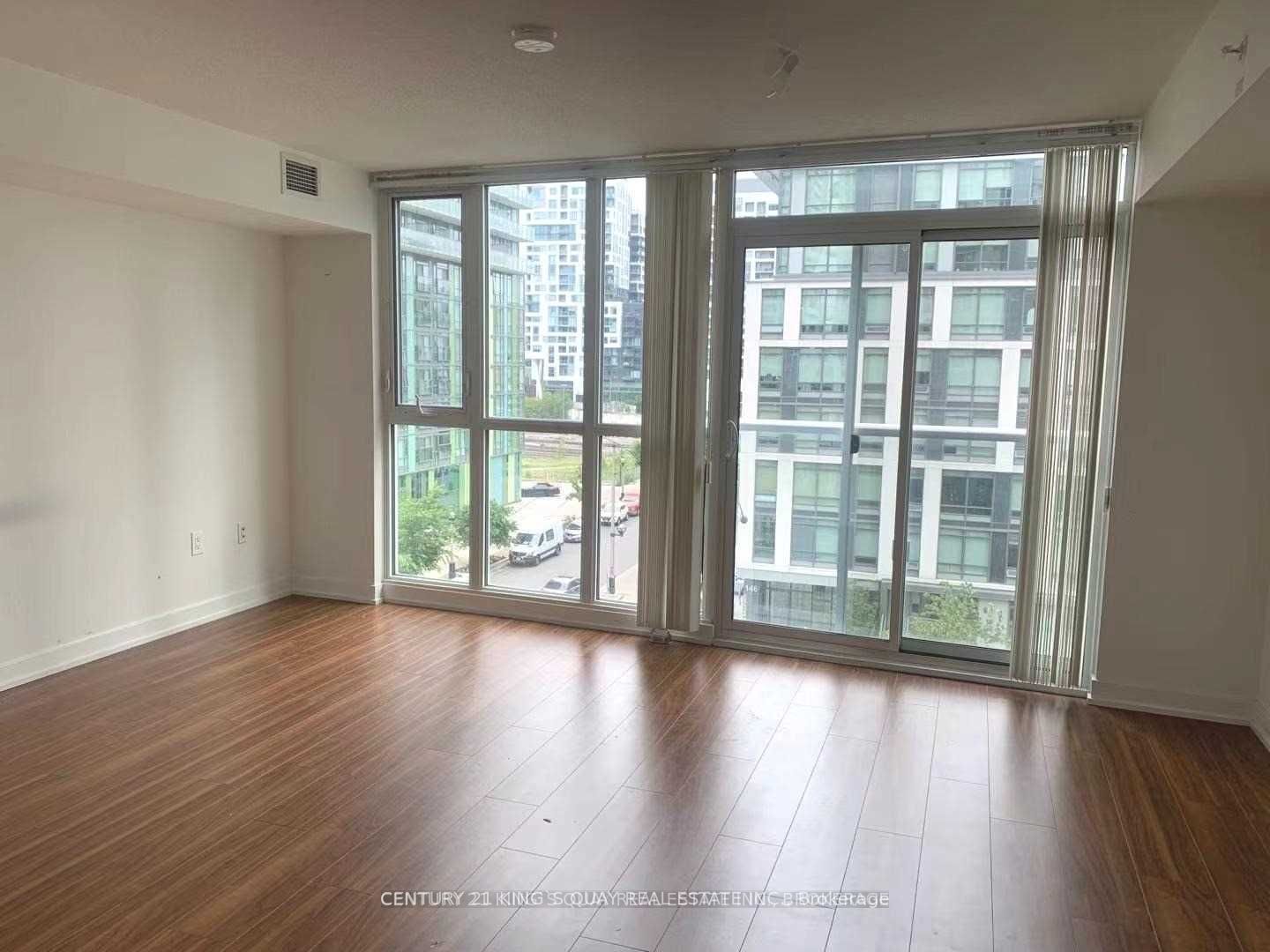 85 Queens Wharf Road 608, Toronto, ON M5V 0J9 photo 3