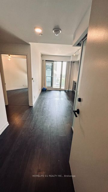 2020 Bathurst Street 1101, Toronto, ON M5P 0A6 photo 2