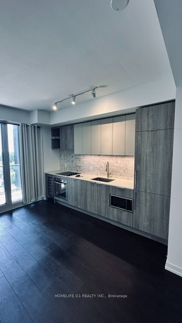 2020 Bathurst Street 1101, Toronto, ON M5P 0A6 photo 3