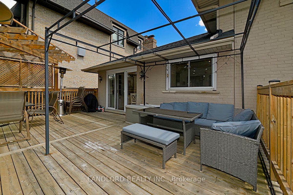 88 Carmichael Avenue, Toronto, ON M5M 2W9 photo 5