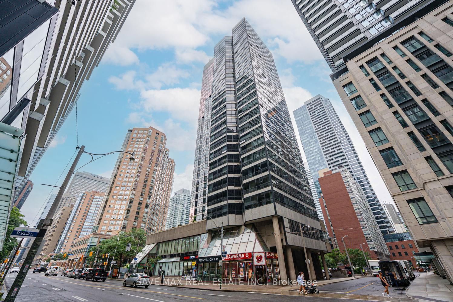 1001 Bay Street 1618, Toronto, ON M5S 3A6 photo 2