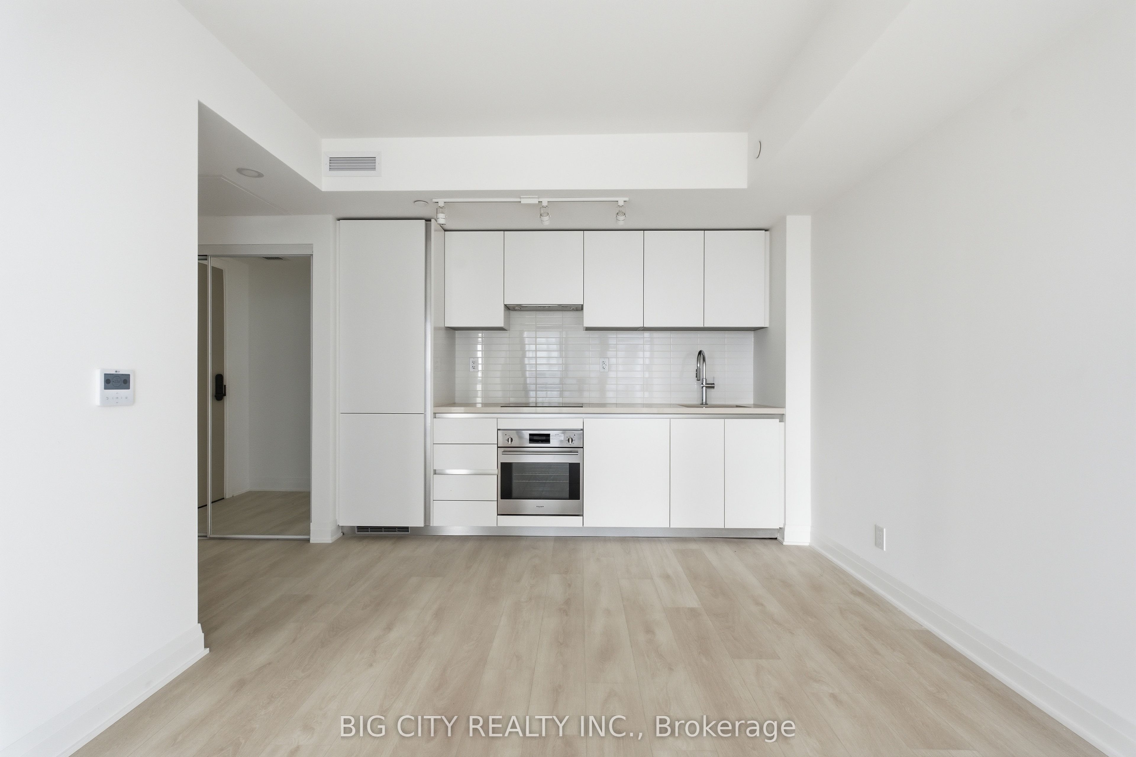 25 Frederick Todd Way 1206, Toronto, ON M4G 0C9 photo 5