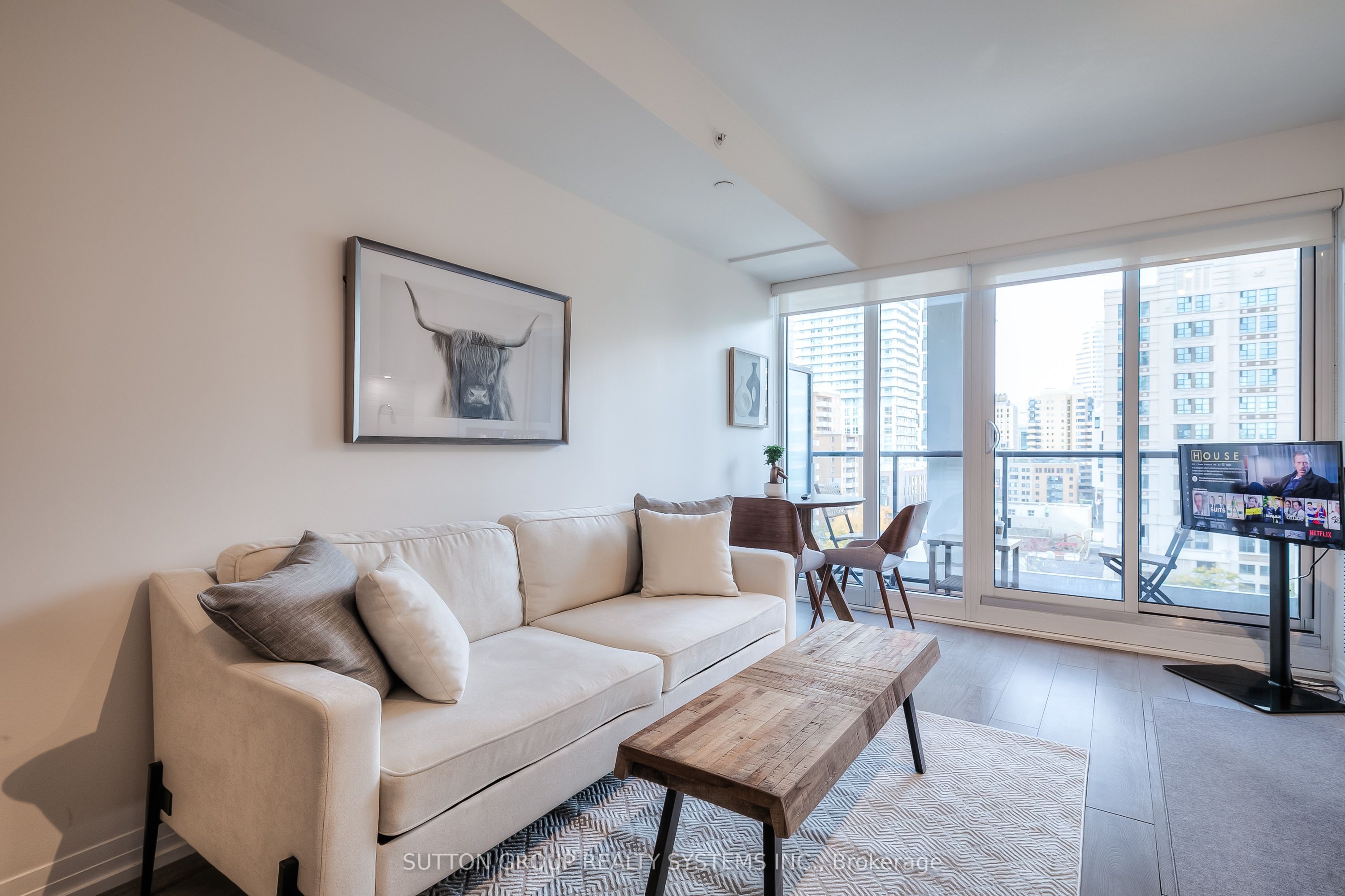 251 Jarvis Street 731, Toronto, ON M5B 0C3 photo 2