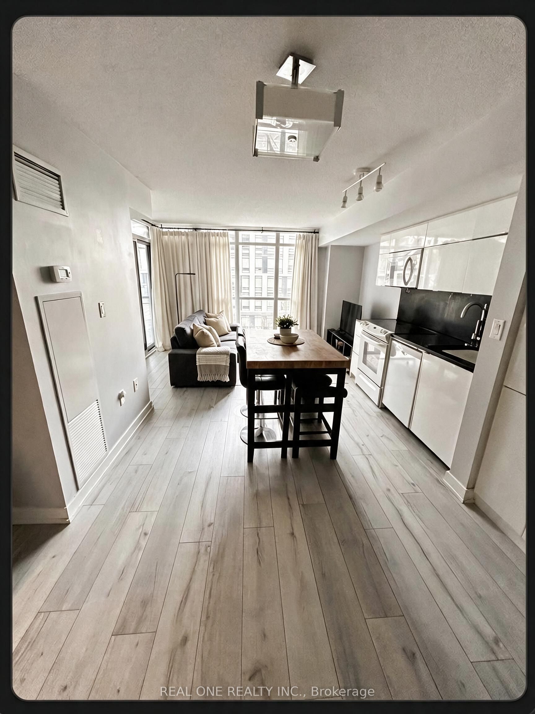 151 Dan Leckie Way 315, Toronto, ON M5V 4B2 photo 2